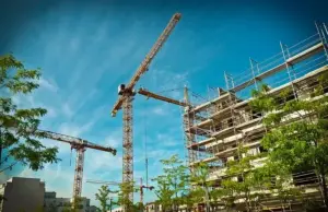 Rückenschmerzen vermeiden: Ergonomisches Arbeiten für Maurer